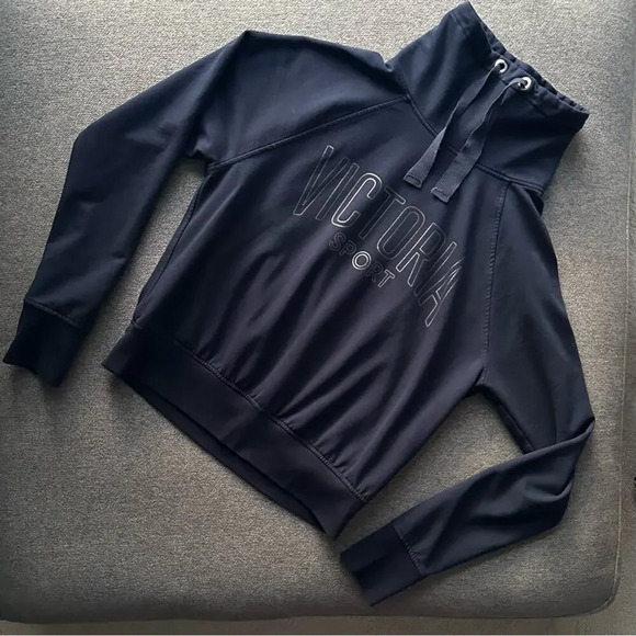 Victoria’s Secret Pullover Logo Sweater Medium - Picture 1 of 4